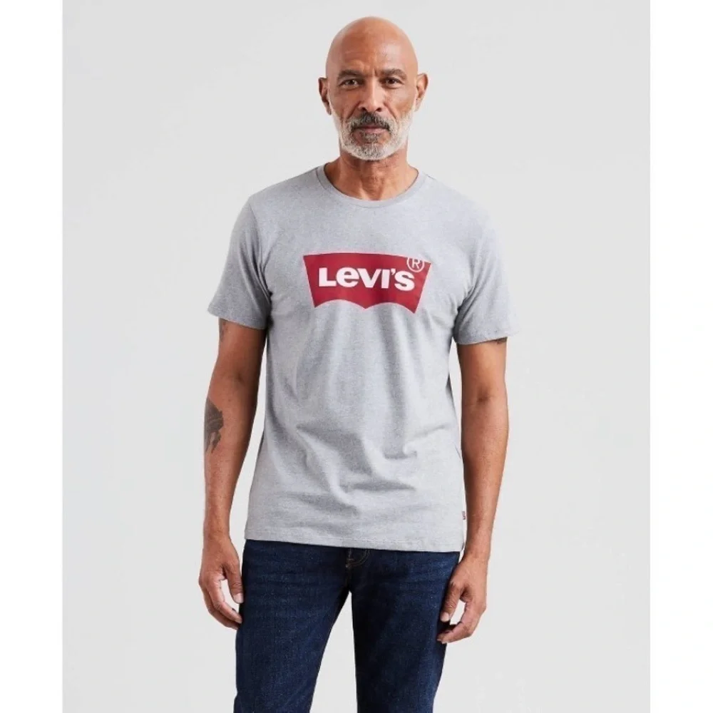 Levi's Men's Classic Fit Short Sleeve Batwing Logo Crew Neck T-Shirt Lig…